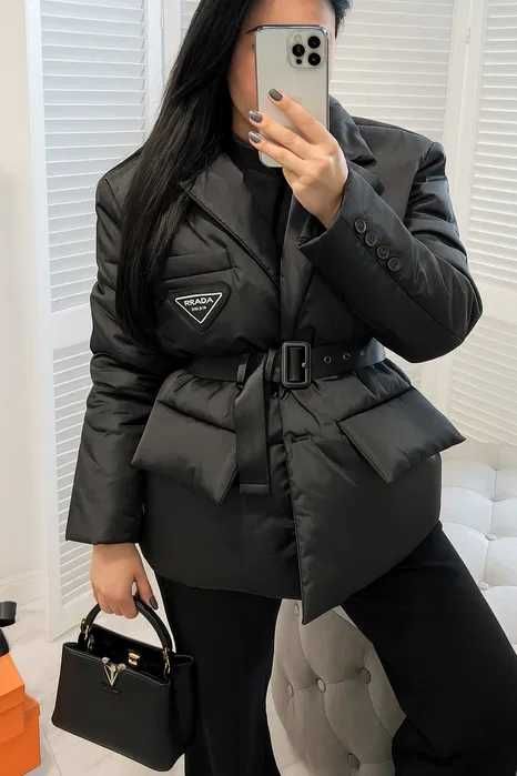 Kurtka damska z paskiem Prada