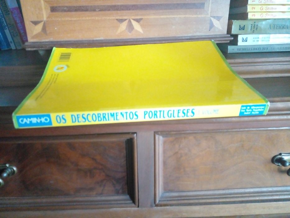 Livro Os DESCOBRIMENTOS Portugueses (Volume 1)