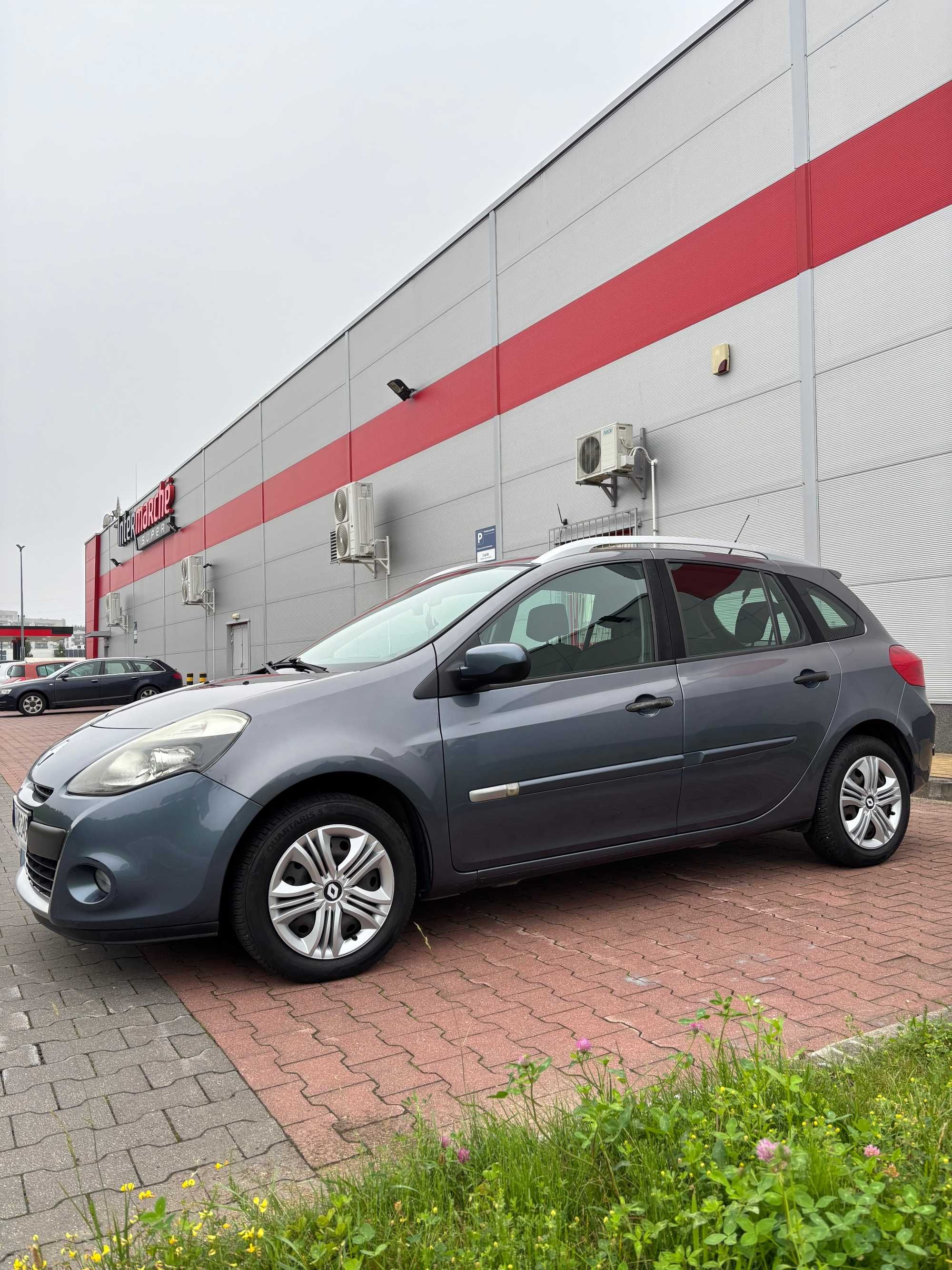 Renault Clio III_ 1.2 Kombi_ Benzyna_ Klima_ Mały Przebieg_Oszczędny