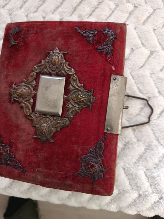 Stary przedwojenny album ze zdjęciami