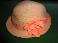 H&M letni kapelusz beżowy pomarańczowy z kwiatem 146-152 cm 10-12 lat
