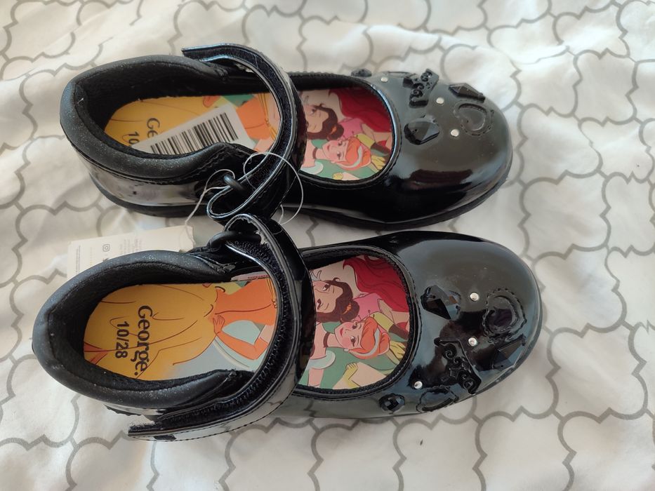 Nowe lakierki George rozm 26, wkładka 16