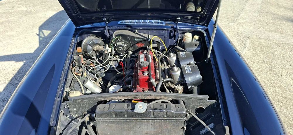 MGB GT 1971 Totalmente recuperado