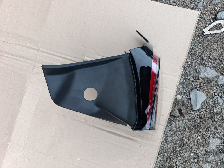 Фонарь задний правый Tesla Model 3 Y 5 Pin Новый.