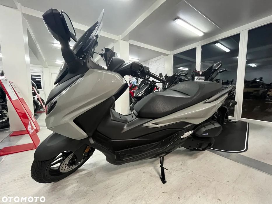 Honda NSS Forza 125 NSS 125 szara model 2025 + kask