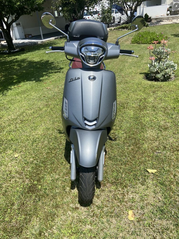 Scooter 125 imitação vespa Like sh39