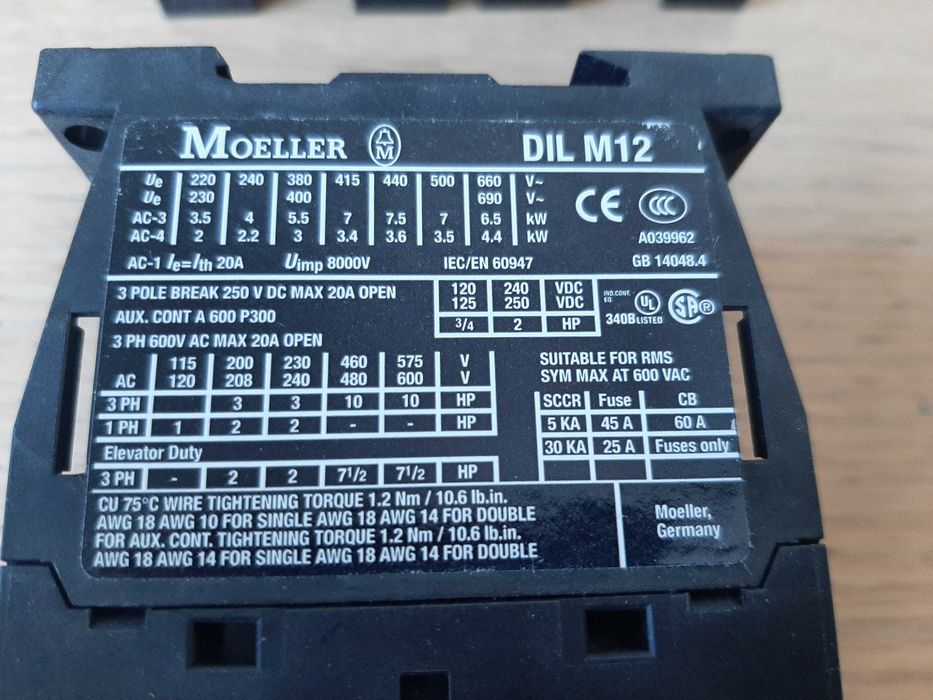 Stycznik mocy 3 biegunowy Moeller DILM12-10 DIL M12-10 3x