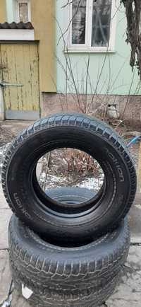 Продам зимнюю резину нокиан Nokian 235 75 16c