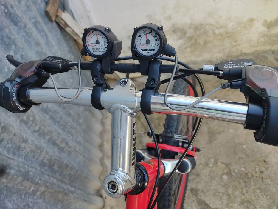 Tenho uma bicicleta em ALUMINIO