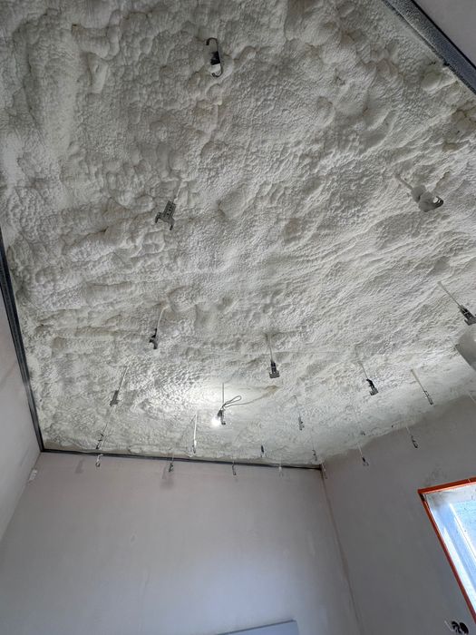 Pan Pianka - Profesjonalne Ocieplenie Poddasza Pianą PUR , posadzki