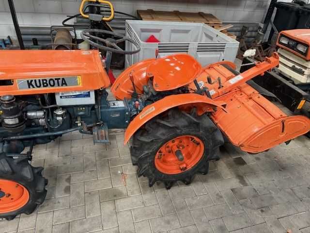 KUBOTA ZB 6000 z glebogryzarką . sprowadzona  napęd na 4 koła