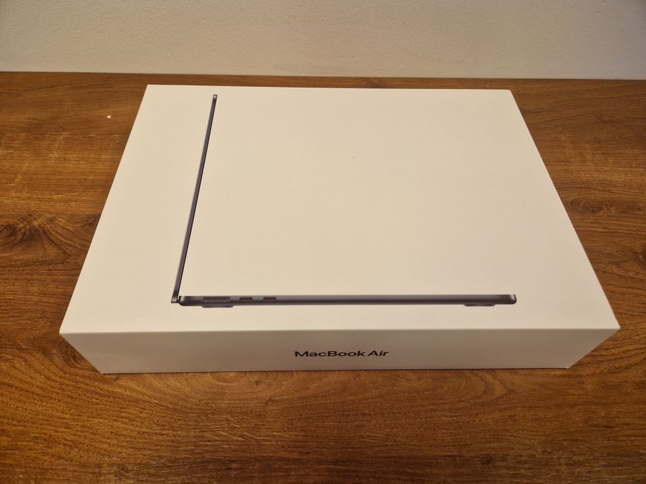 Karton po macbook air m2