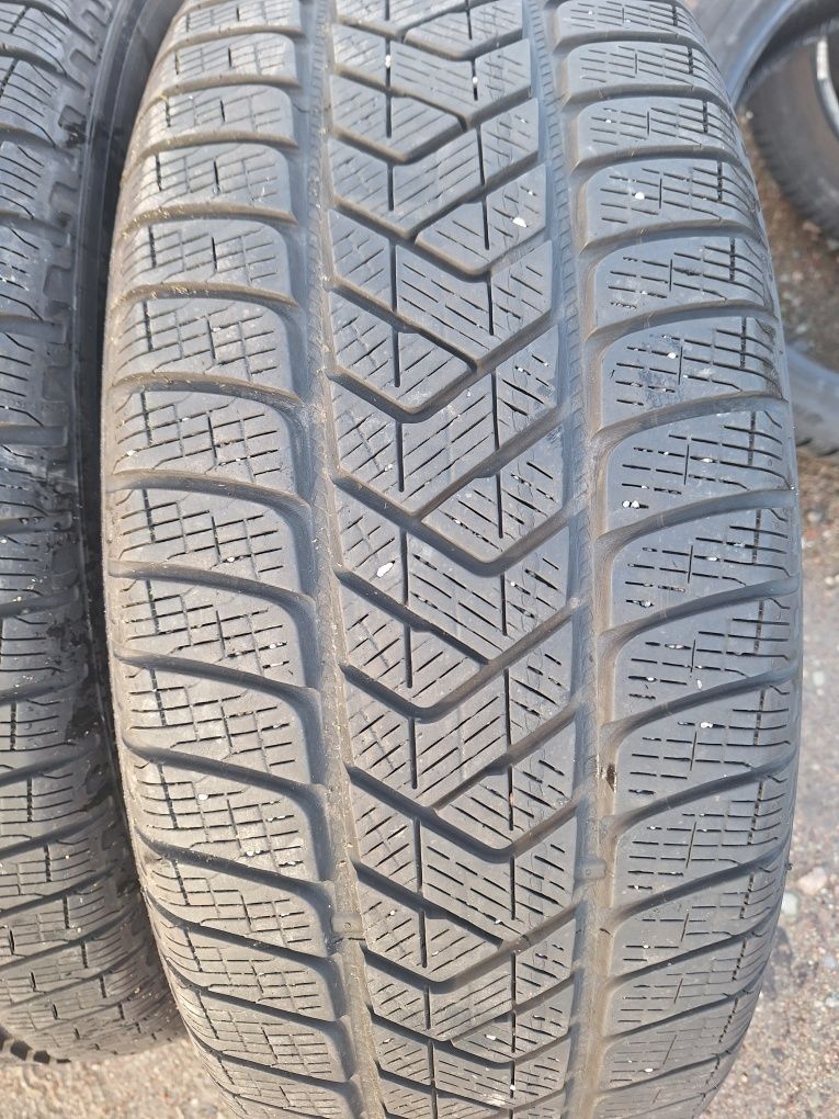 Opony zimowe Pirelli scorpion 235 65 r17