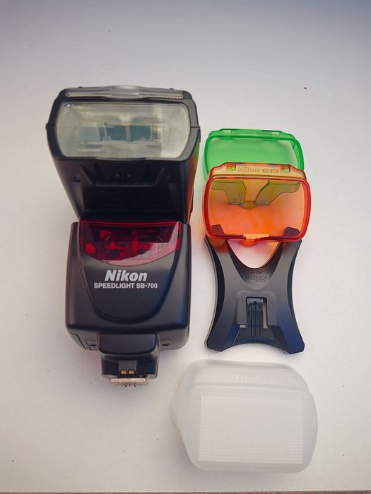 Спалах NIKON SB700