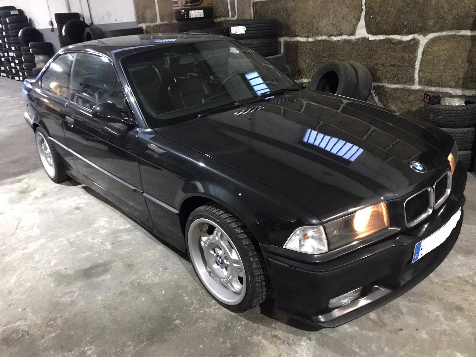 BMW e36 325i coupé livrete