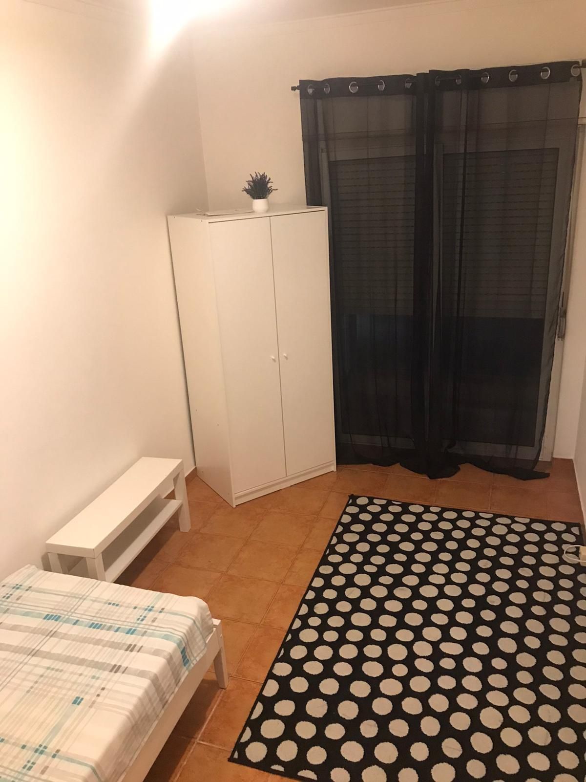 Quarto no Cacém p entrada imediata