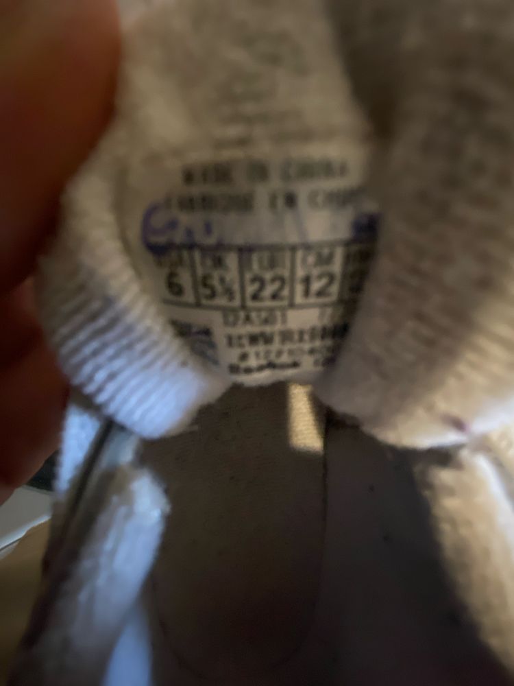 Sapatilhas Reebok tamanho 22