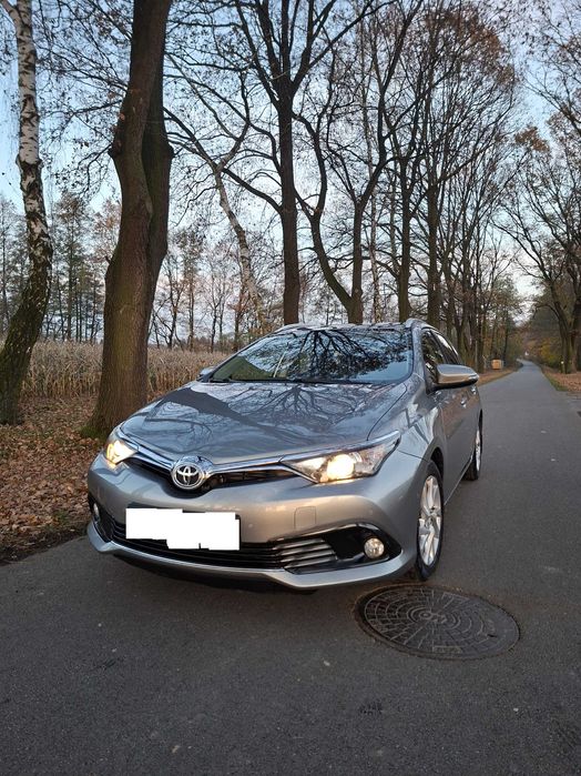 Toyota Auris II Touring Sport facelift 1.6 D-4D 2017  rok - Zabdnay