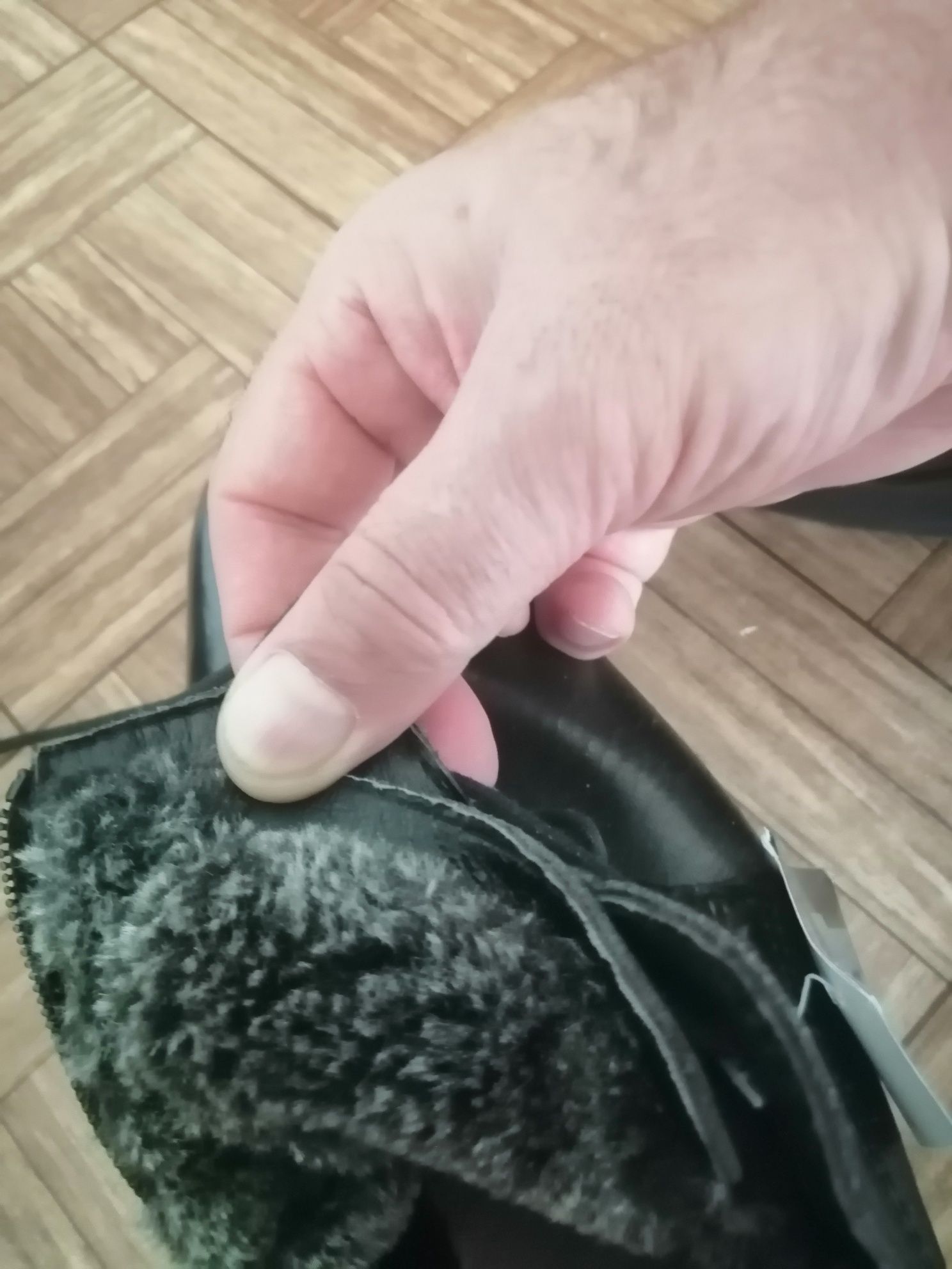 Продам мужскую зимнюю обувь