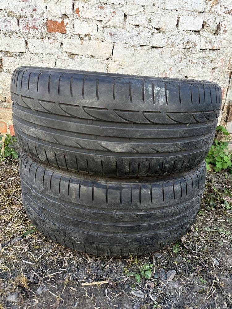 Пара шин 225/40 R19, чудовий стан, з Європи,2018 рік