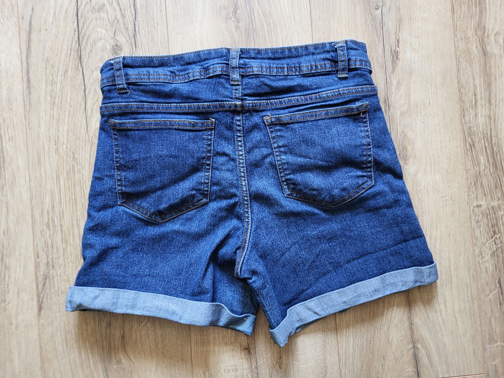 Krótkie jeansowe spodenki r. 36