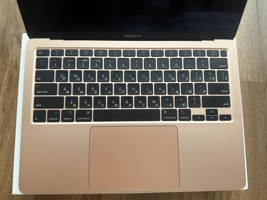 MacBook Air 13 Retina 2020 M1 | 8gb Ram | SSD 512gb gold