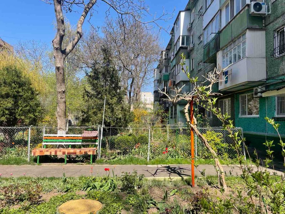 Заболотного/Добровольского, жилая 2 комнатная квартира