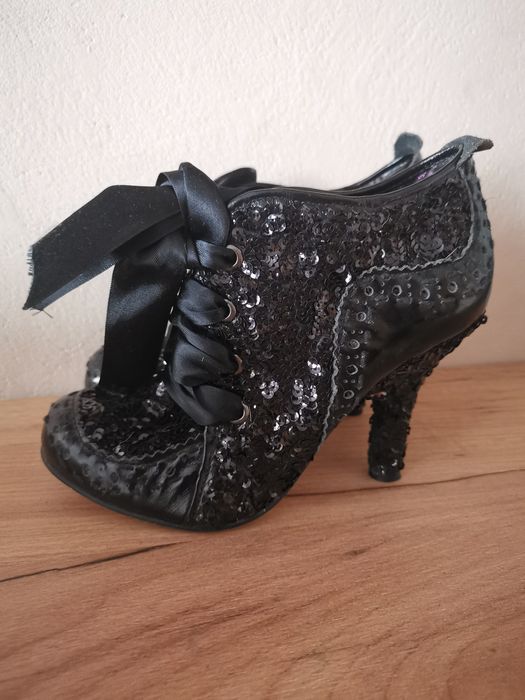 Nowe Czarne buty botki Irregular Choice wiązane kokardy cekiny 38