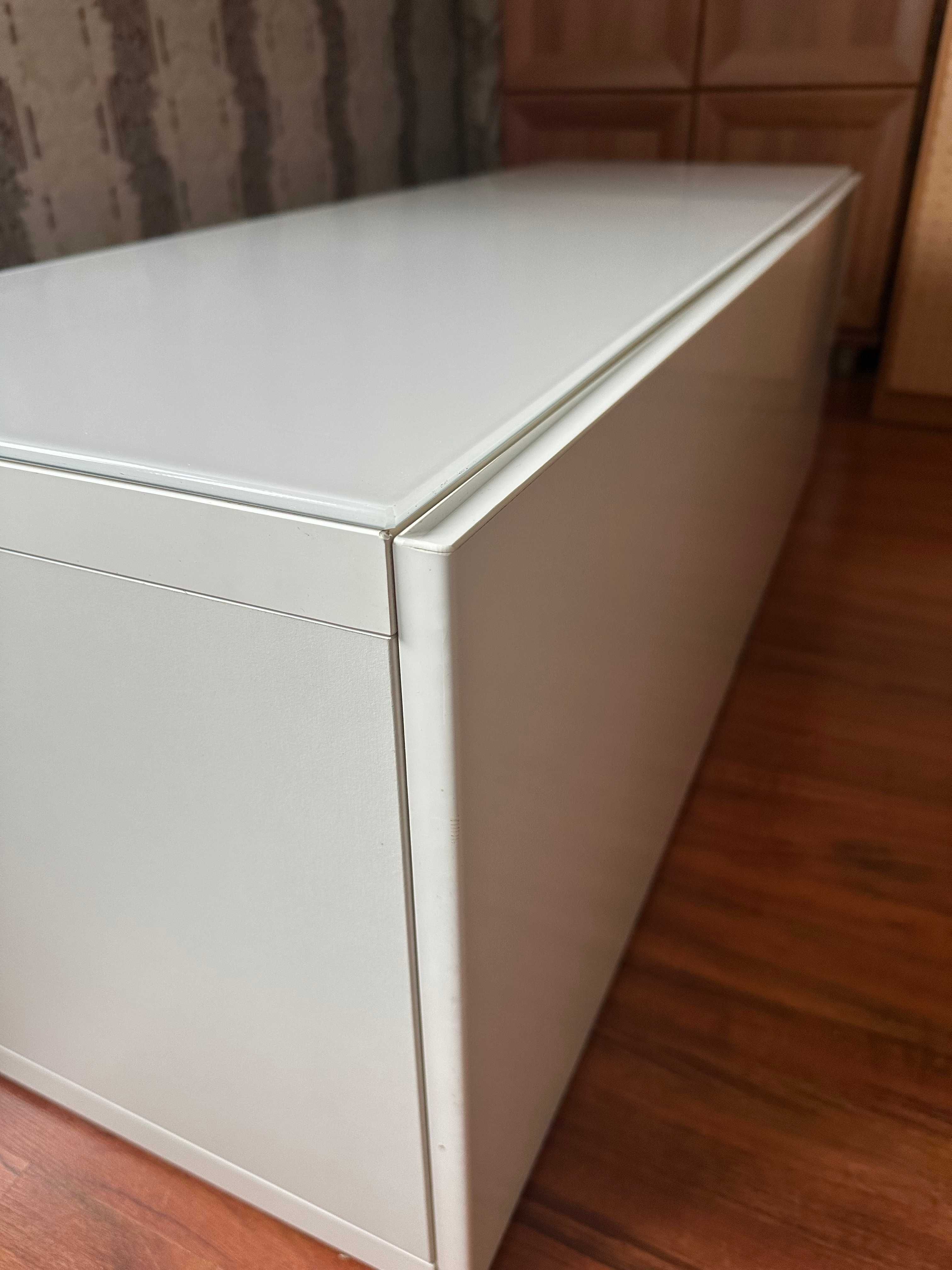 Szafka BESTA biała lakierowana z szybą