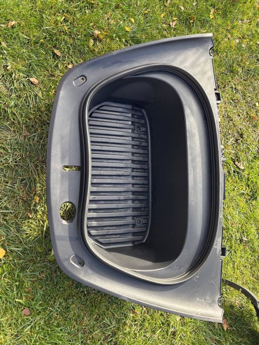 Корито переднього багажника, підкапотний бокс Tesla 3 highland 24-25 р