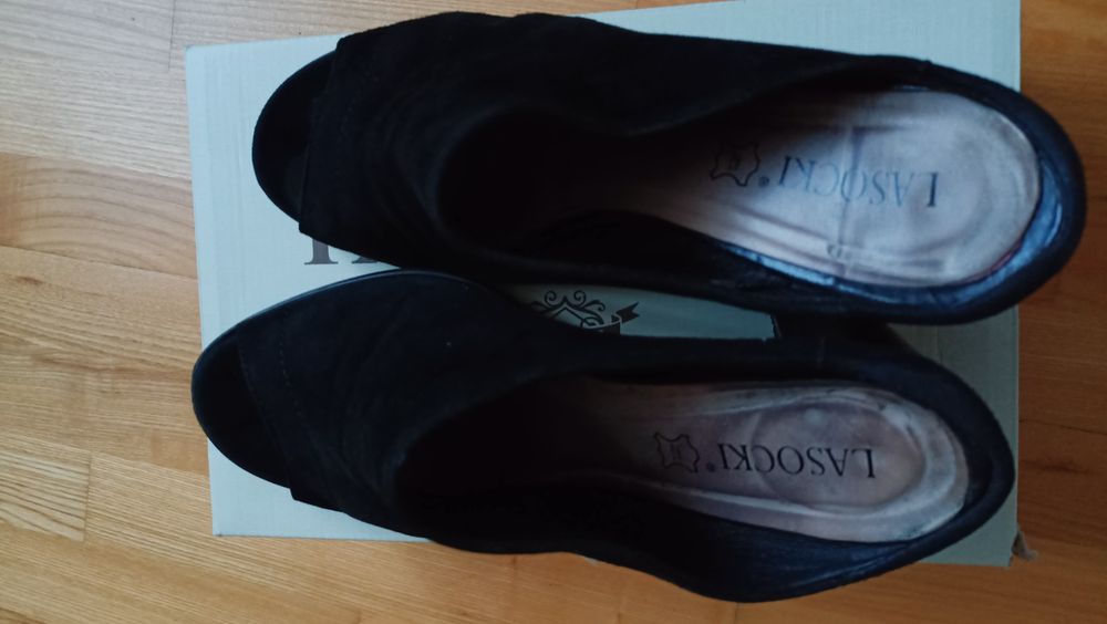 Klapki na obcasie zamsz Lasocki rozm  41