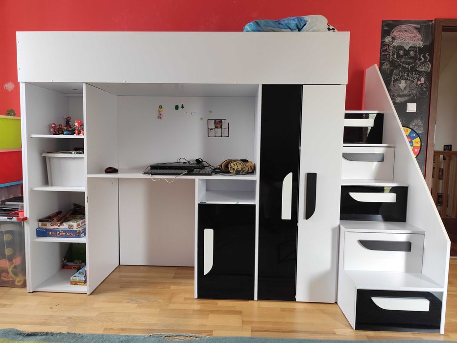 Sprzedam łóżko piętrowe z biurkiem, używane