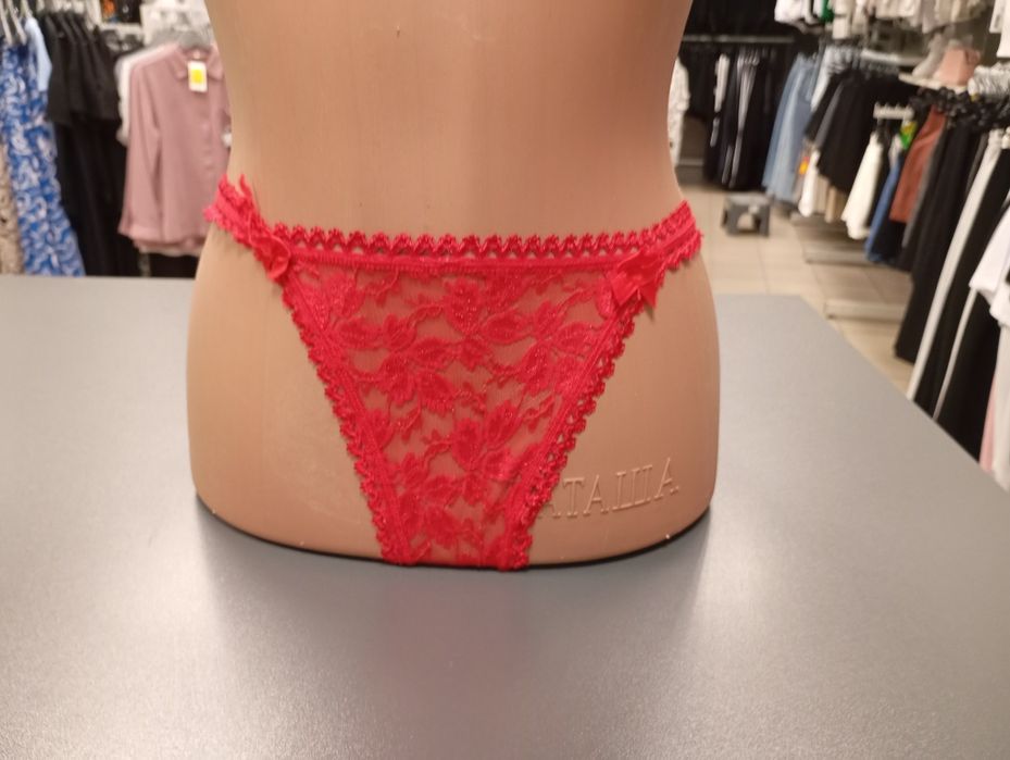 Спідня білизна   червоного кольору