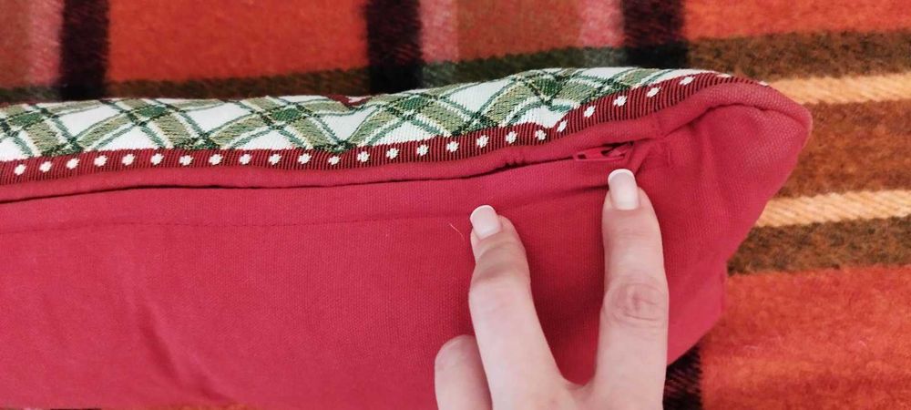 Красивая немецкая гобеленовый валик подушка на диван.