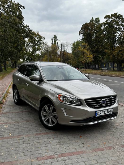 Продам Volvo XC60 2015 року