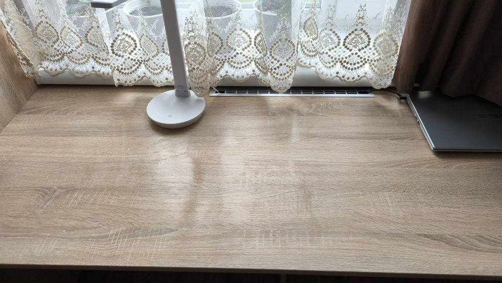 Продам супер стіл під вікно