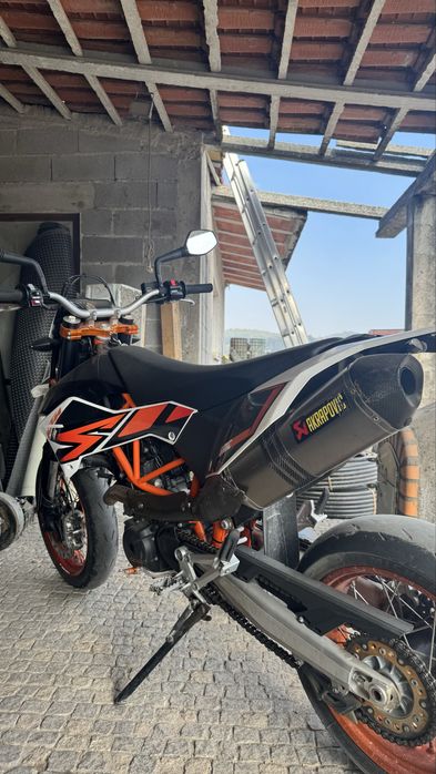 KTM 690 SMC - legalizada, peças todas originais em ótimo estado