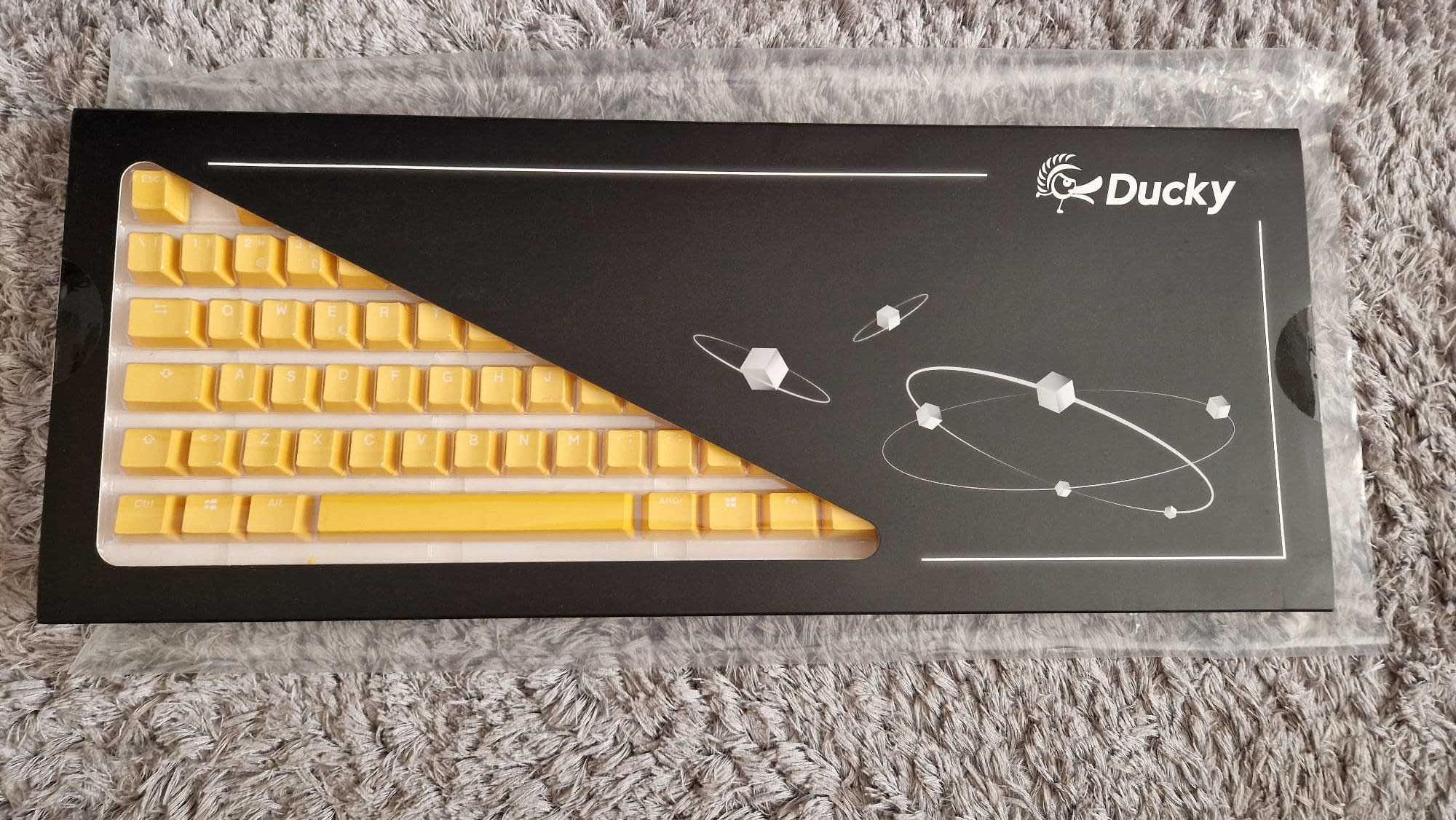 Conjunto de 109 Teclas + 10 Extra Ducky PBT Doubleshot Yellow Ducky PT