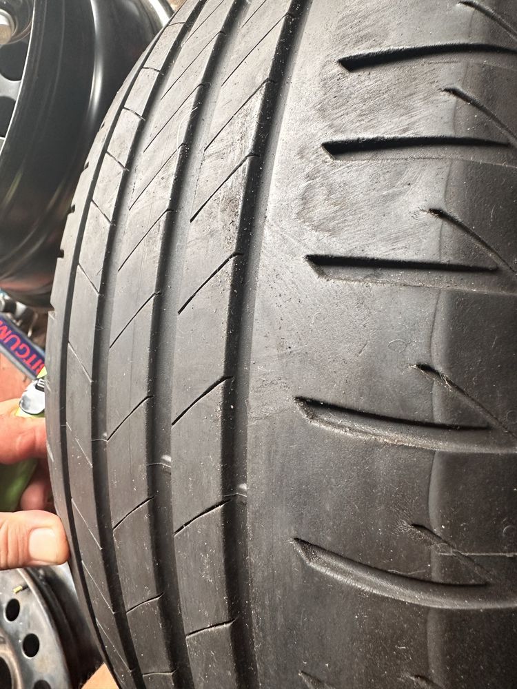 245 45 18 Bridgestone Turanza T005