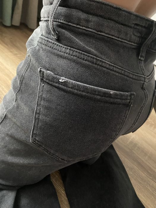 Стильнячі, жіночі джинси кльош