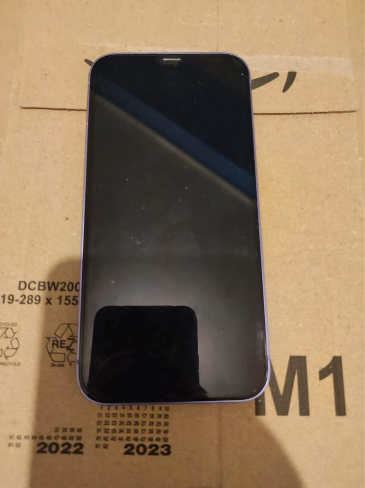 iPhone 12 64GB roxo