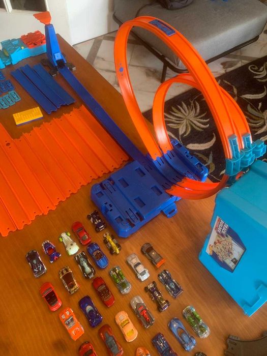 Pack Pistas carros e acessórios vários HOT WHEELS