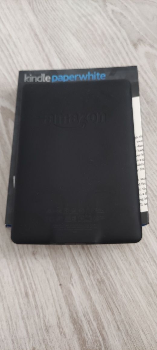 Czytnik Kindle 7 - 4GB Wifi z podświetleniem