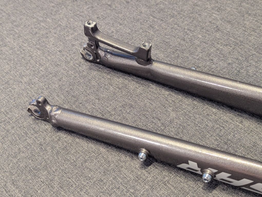 Widelec sztywny gravel, szosa, aluminium