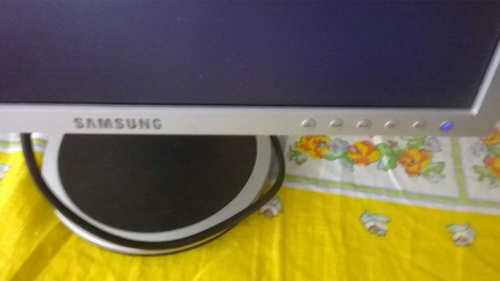 Monitor 19 cali Samsung SyncMaster940N.