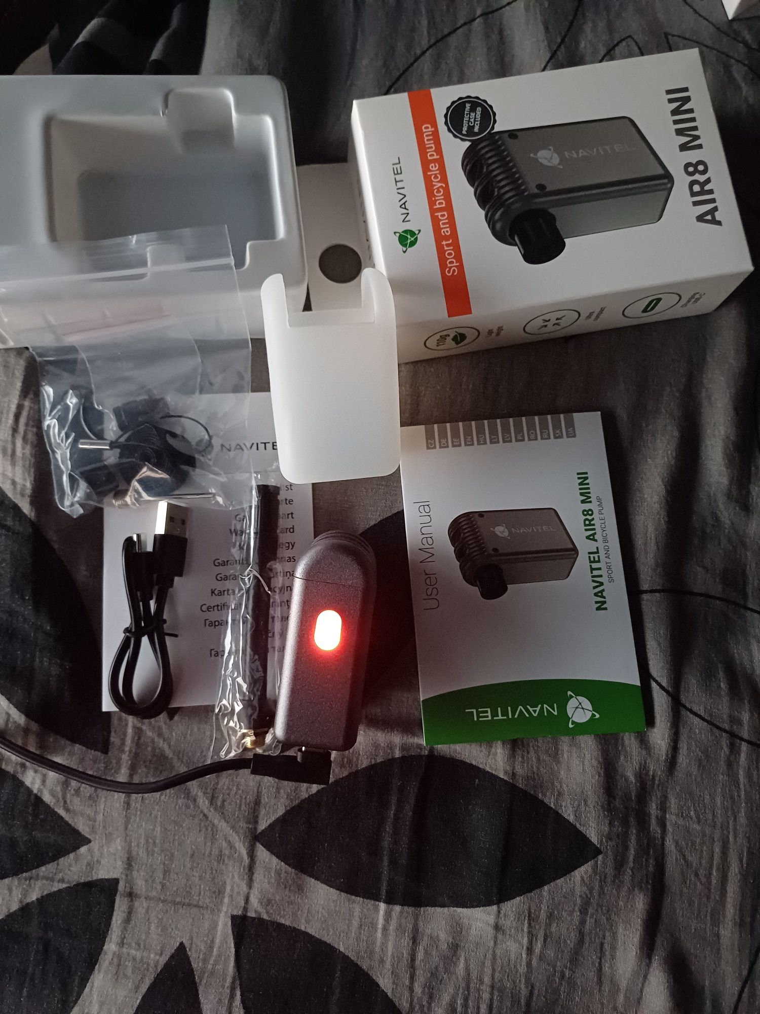 AIR 8MINI kompresor  Navitel  nowy