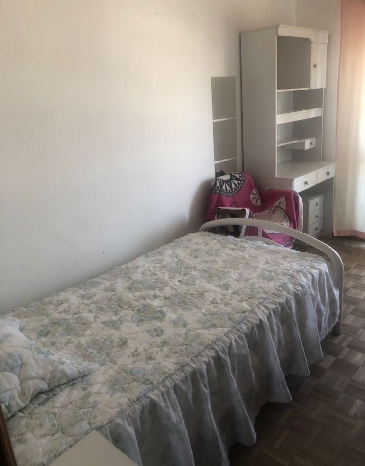 Aluga-se quartos individuais  para raparigas na Penha