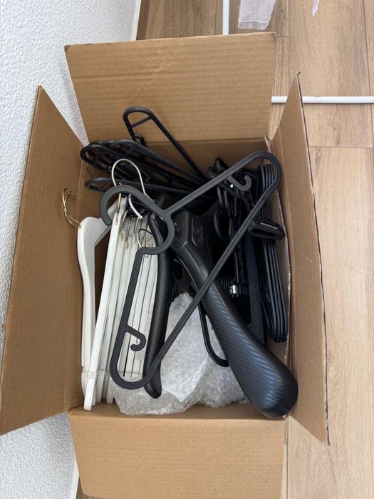 Cabides SPRUTTIG IKEA - Tenho mais 50 unidades. Negociável