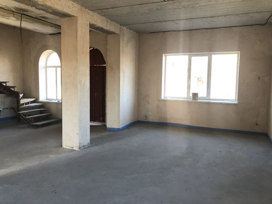 Продам новий будинок в центрі міста