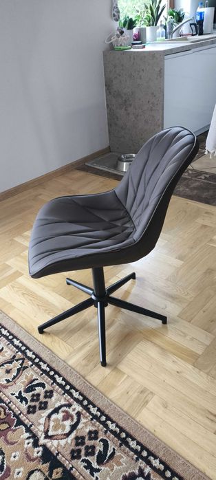 Krzesło biurowe obrotowe